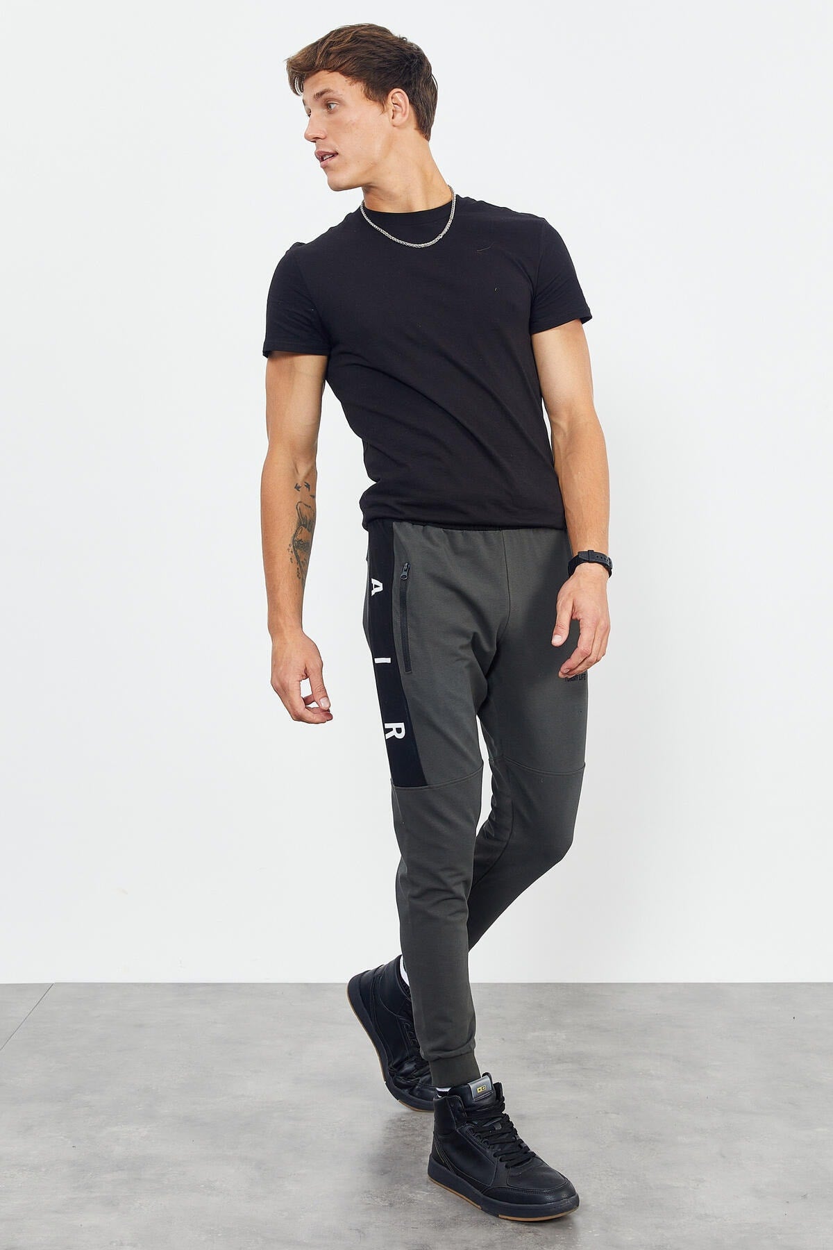 بنطال رياضي TOMMY LIFE لون كاكي