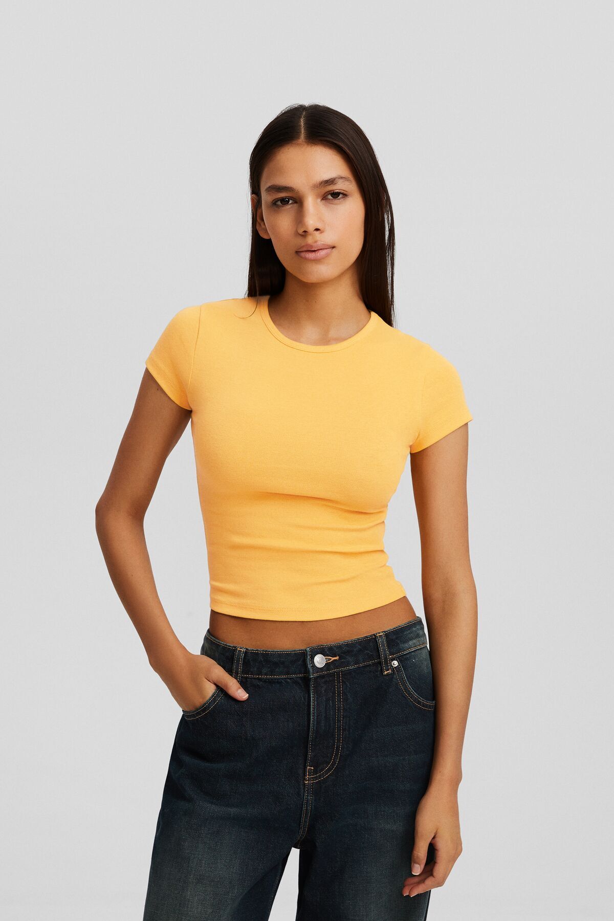 تيشيرت Bershka لون أصفر