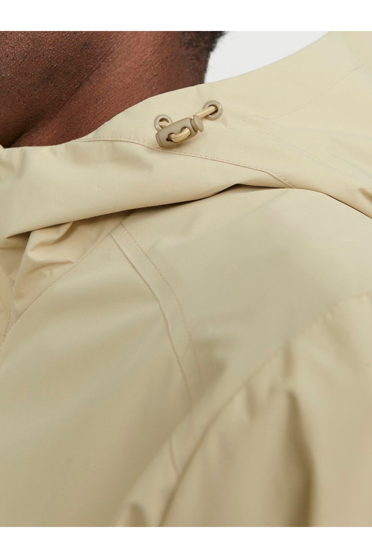 معطف واق من المطر & الرياح Jack & Jones لون بيج