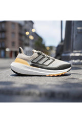 حذاء الجري adidas لون بيج