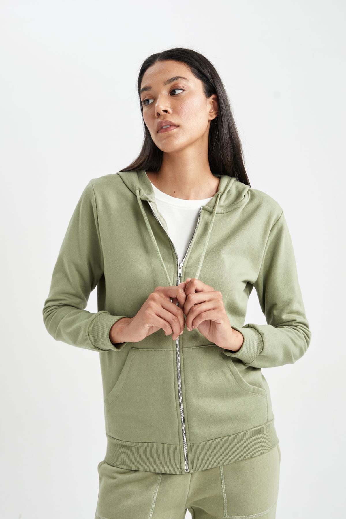 جاكيت خفيف Defacto لون كاكي