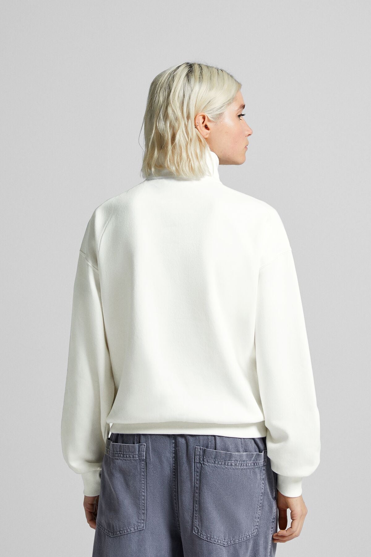 هودي Bershka لون أحمر