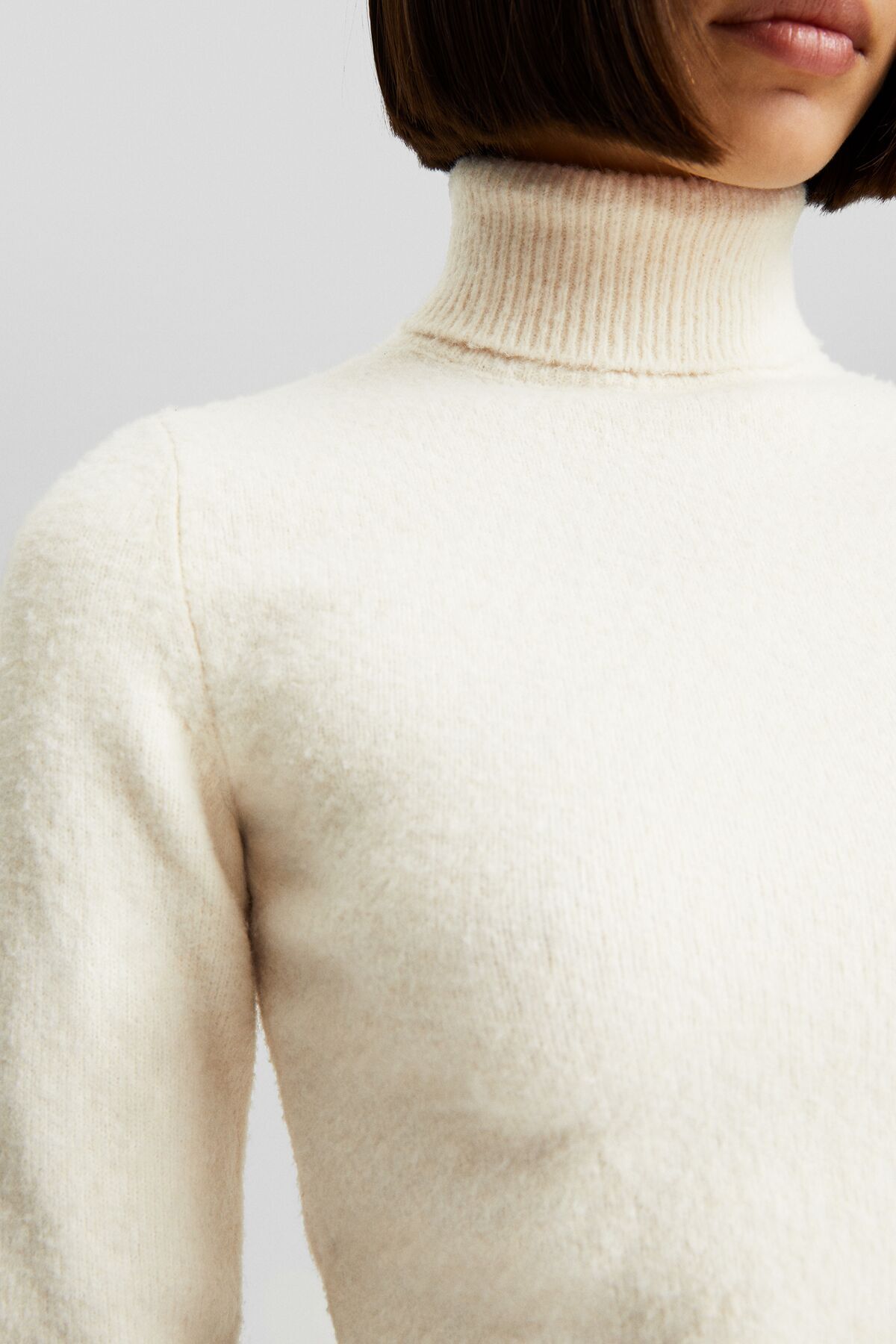 كنزة Bershka لون بيج