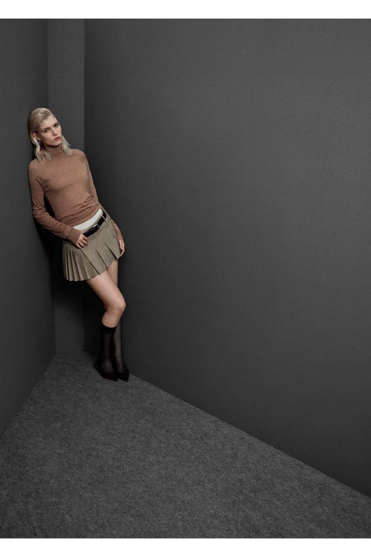 كنزة MANGO لون بني