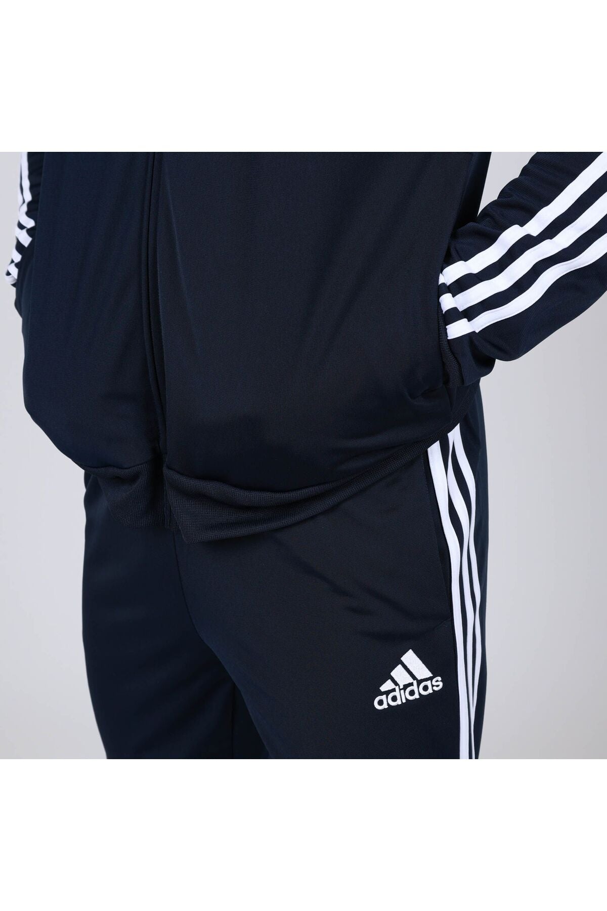 طقم رياضي adidas لون أزرق غامق