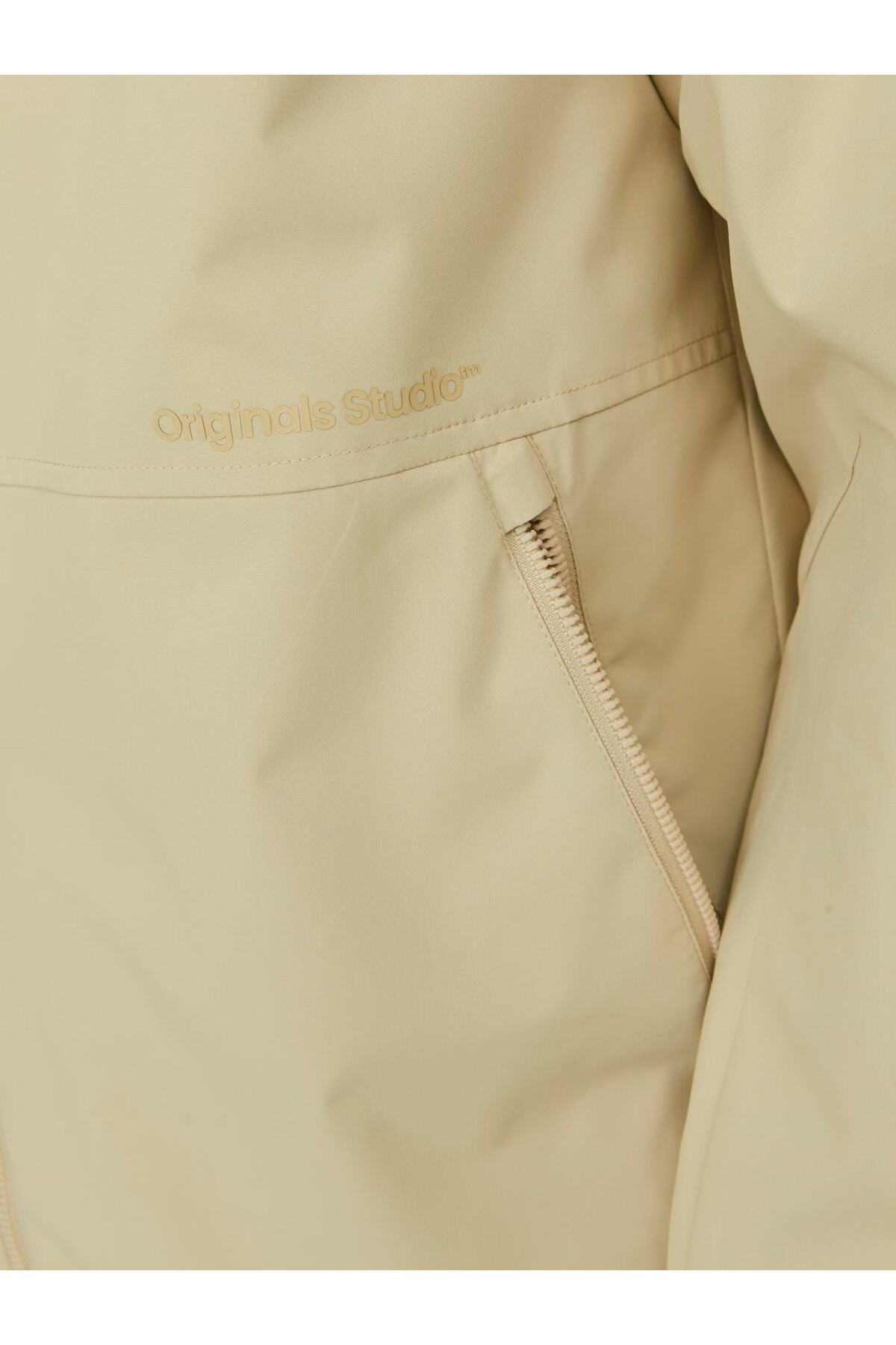 معطف واق من المطر & الرياح Jack & Jones لون بيج