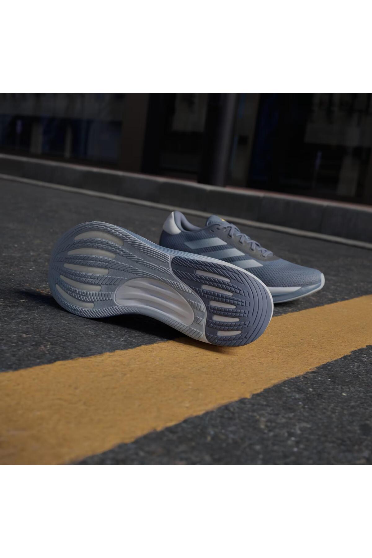 حذاء الجري adidas لون أزرق
