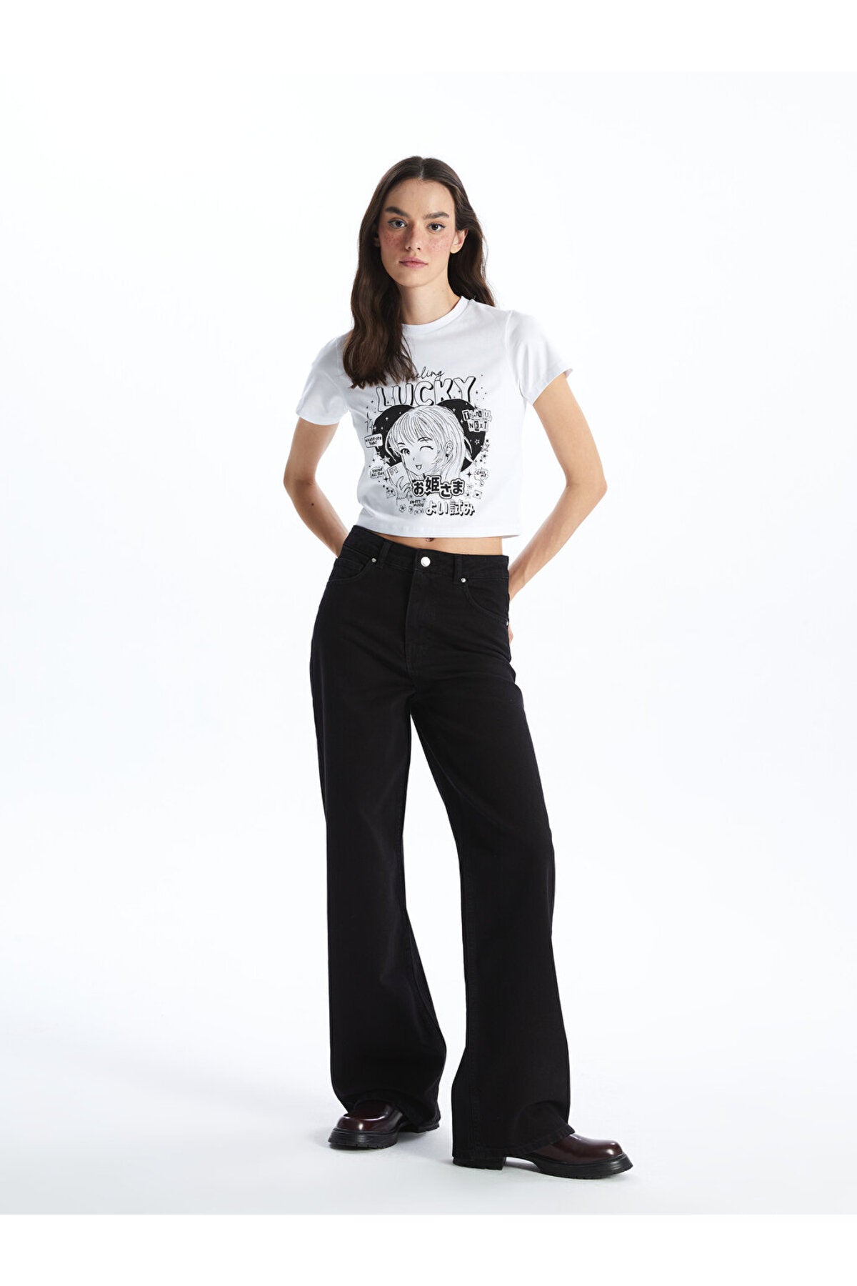 كنزة بدون أكمام LC Waikiki لون بيج فاتح