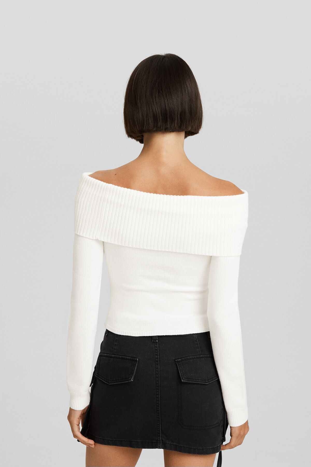 كنزة Bershka لون بيج