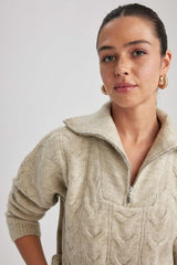 كنزة Defacto لون بيج