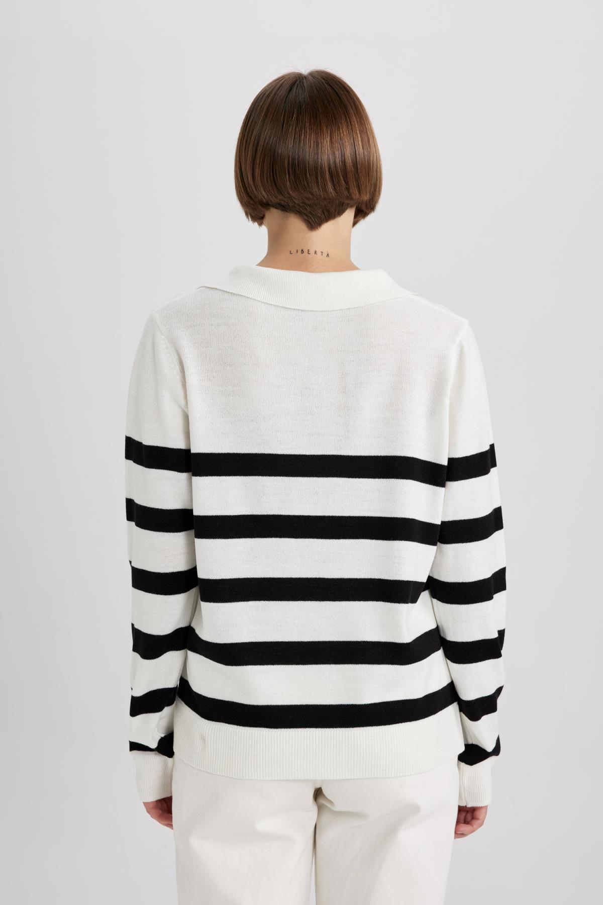 كنزة Defacto لون بيج فاتح