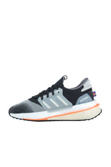سنيكر adidas لون رمادي