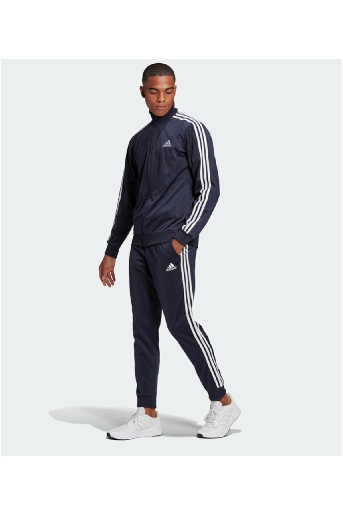 طقم رياضي adidas لون أزرق غامق