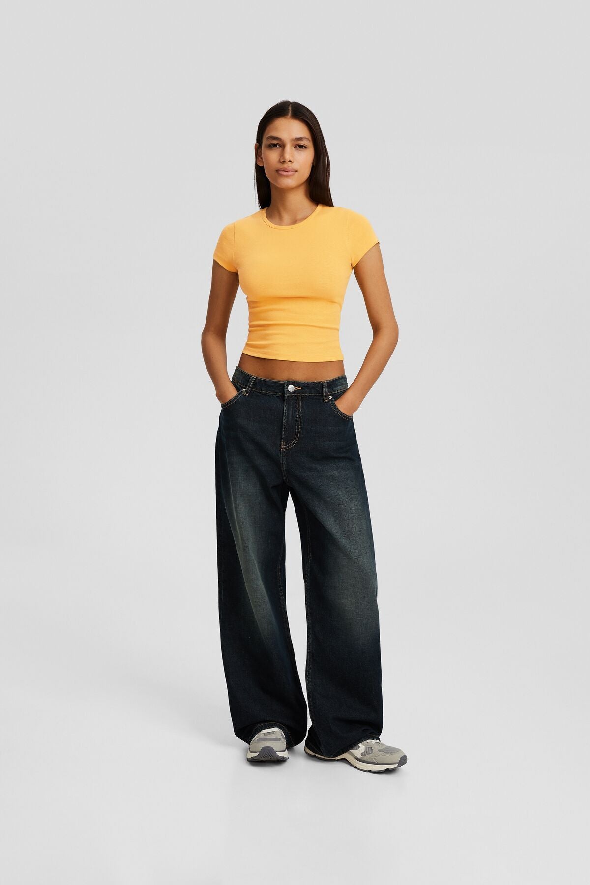 تيشيرت Bershka لون أصفر