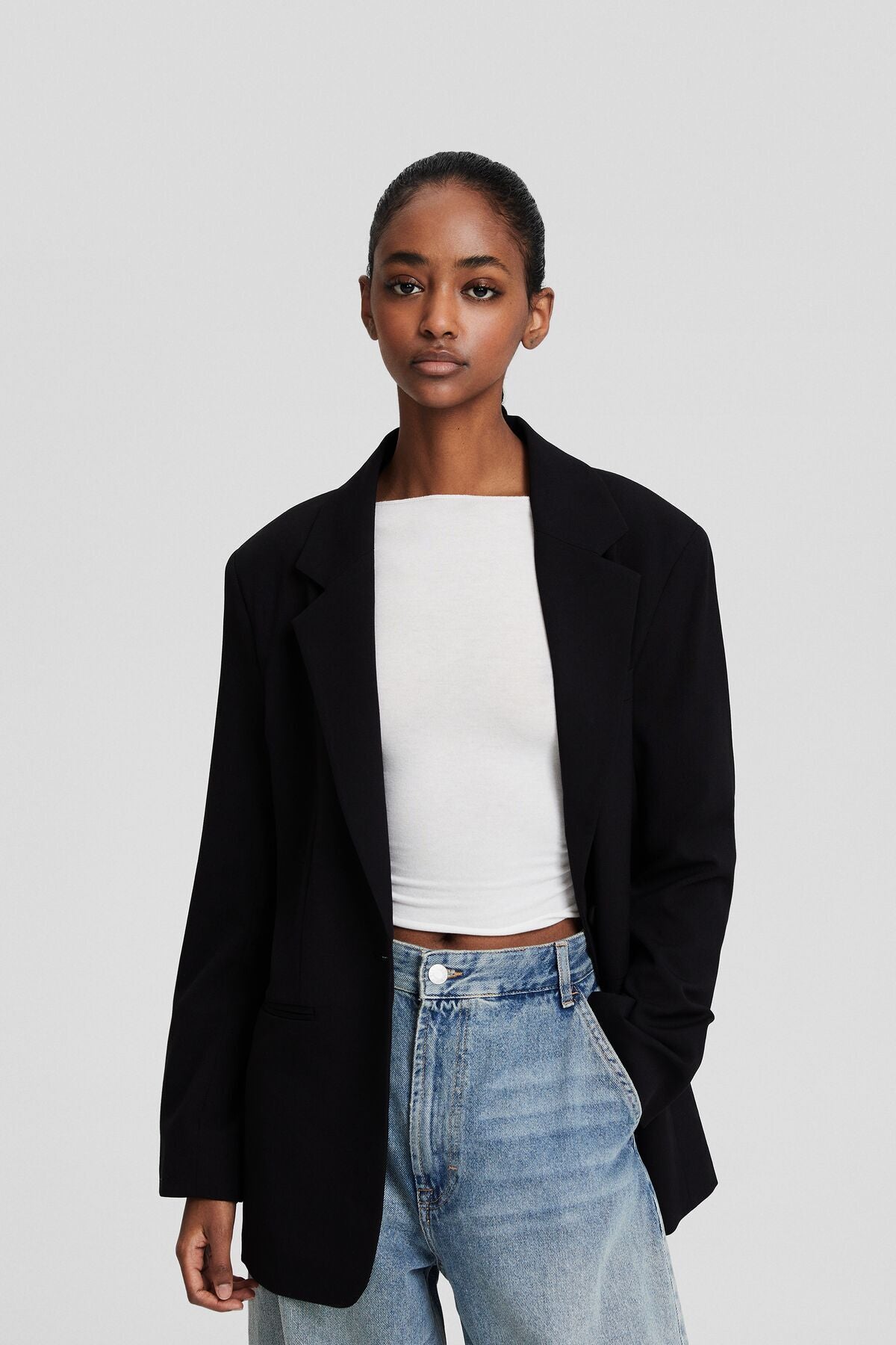 جاكيت Bershka لون أسود