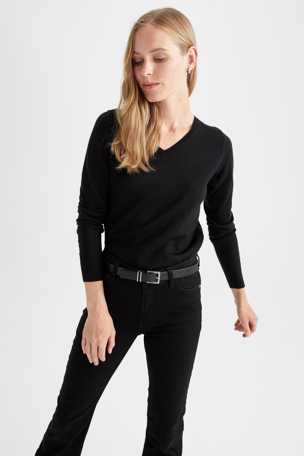 كنزة Defacto لون أسود