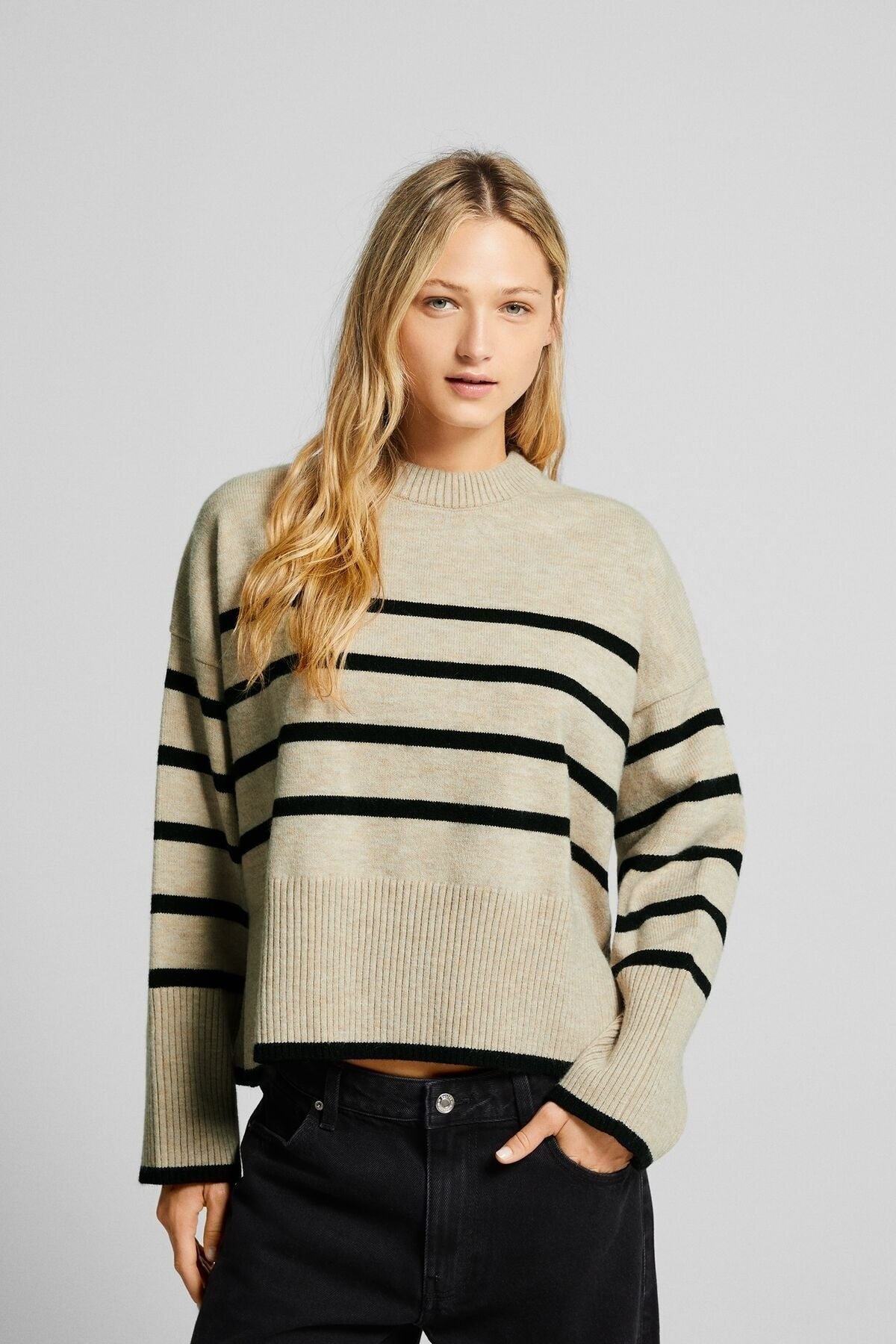 كنزة Bershka لون بيج