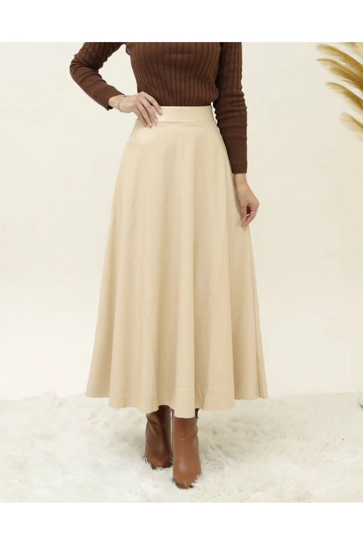 تنورة Estel لون بيج