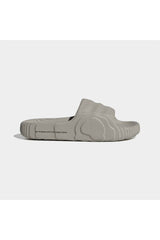 شبشب adidas لون رمادي