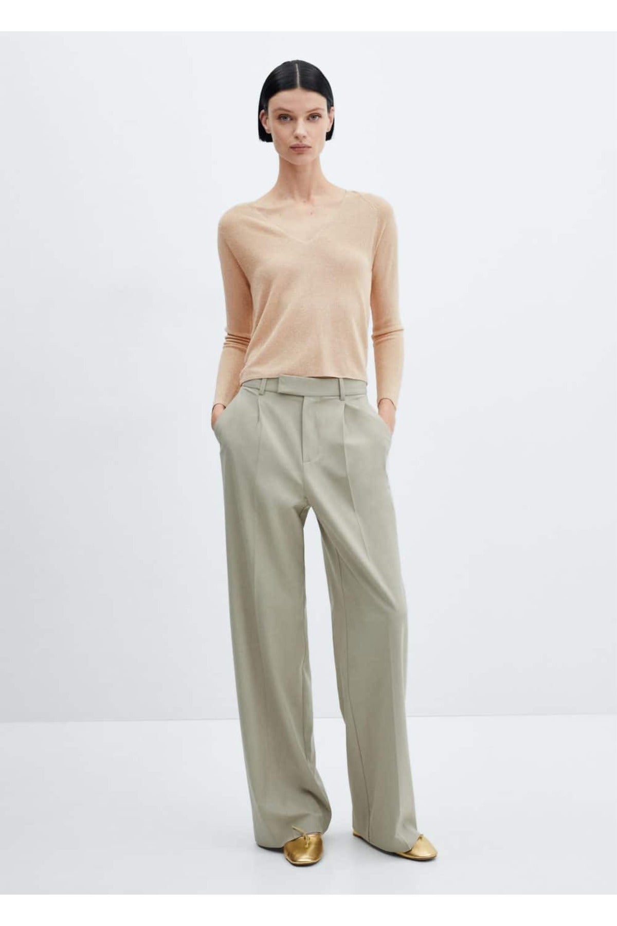 كنزة MANGO لون ذهبي