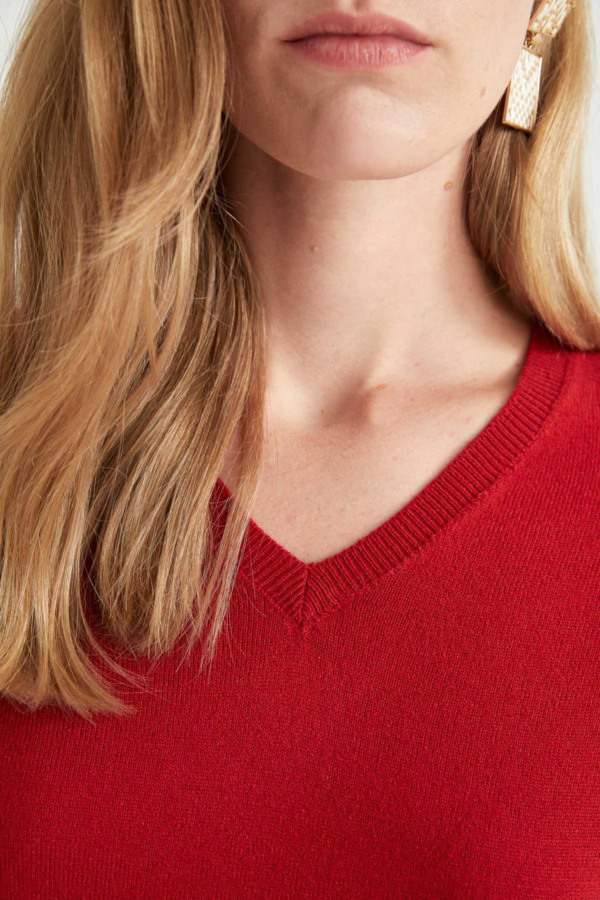 كنزة Defacto لون أحمر