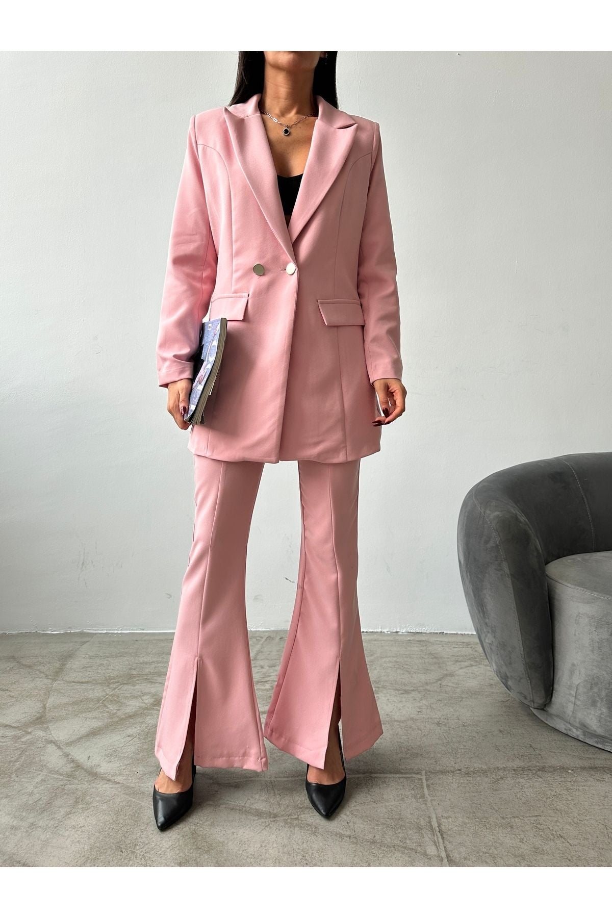 بدلة Female Clothing لون زهري