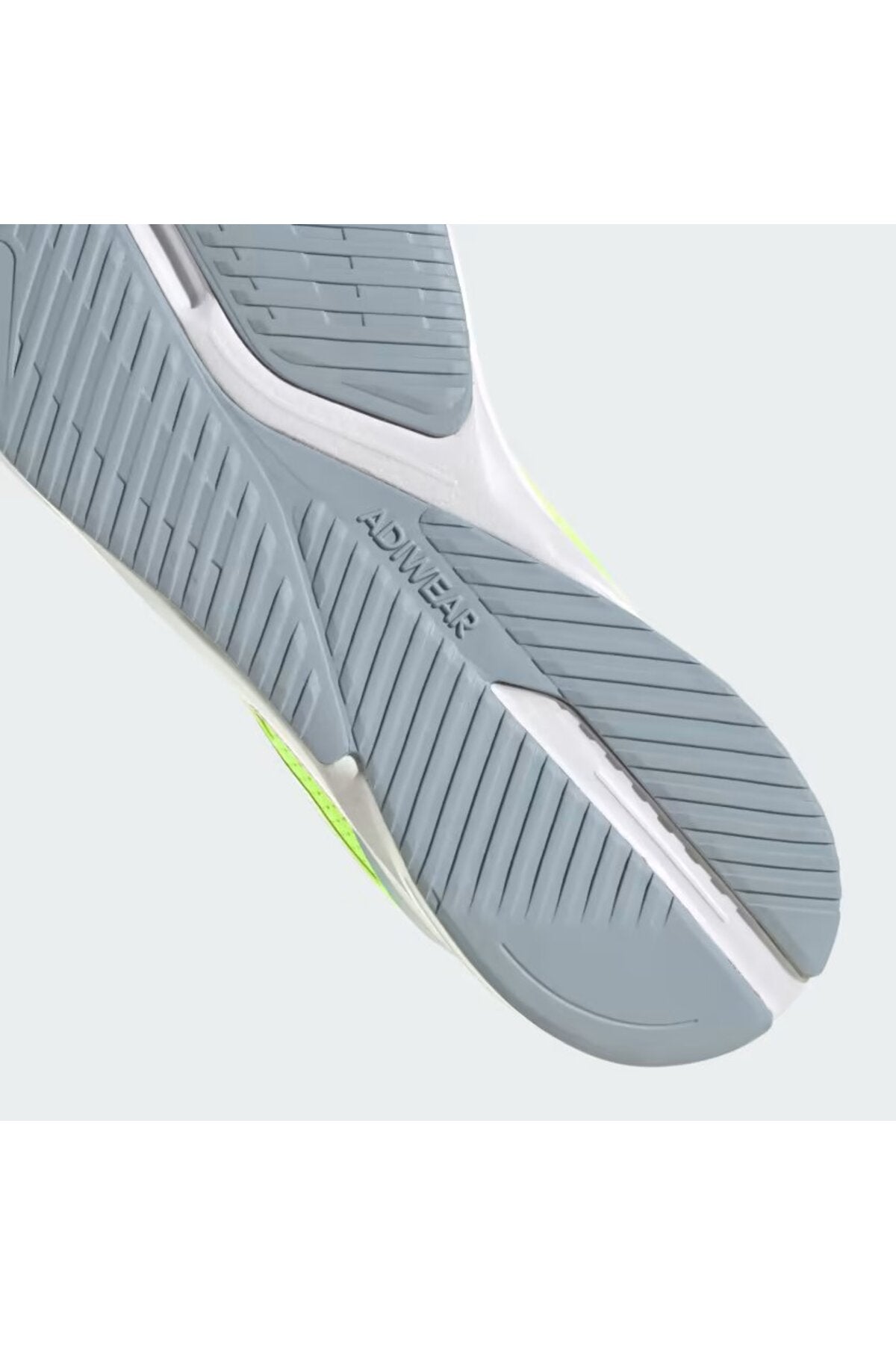 حذاء الجري adidas لون أخضر