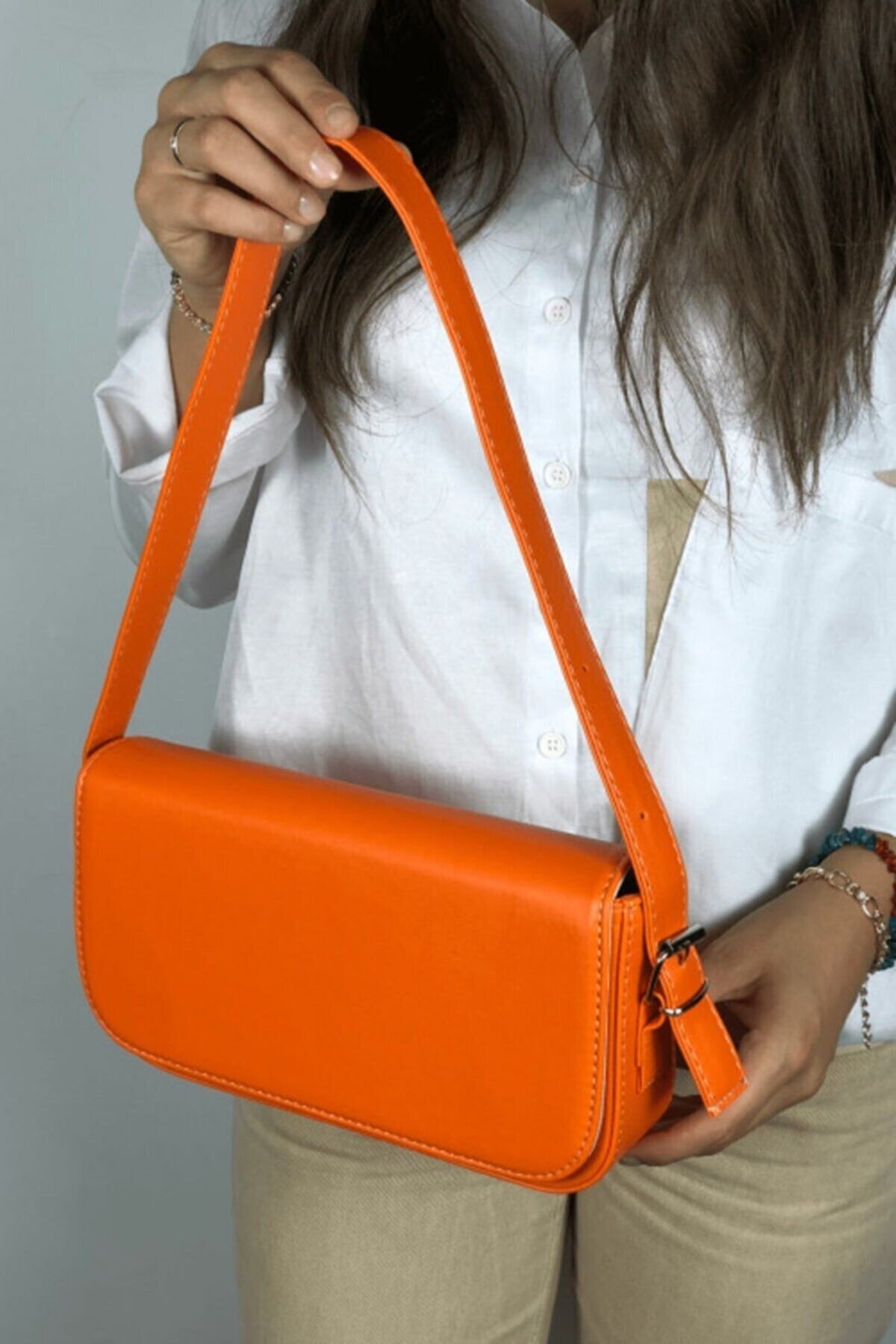 حقيبة كتف bag&more لون برتقالي