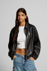 جاكيت Bershka لون أسود