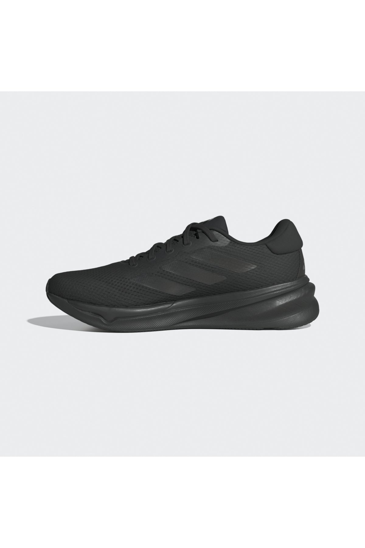 حذاء الجري adidas لون رمادي