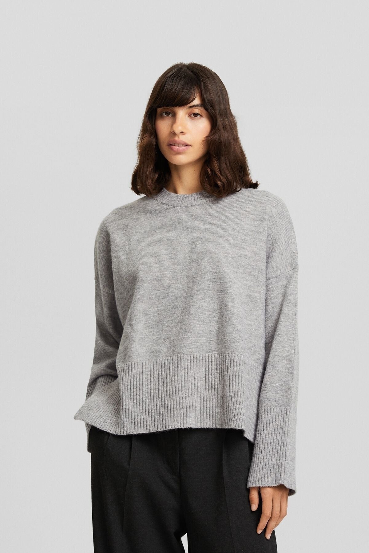 كنزة Bershka لون رمادي