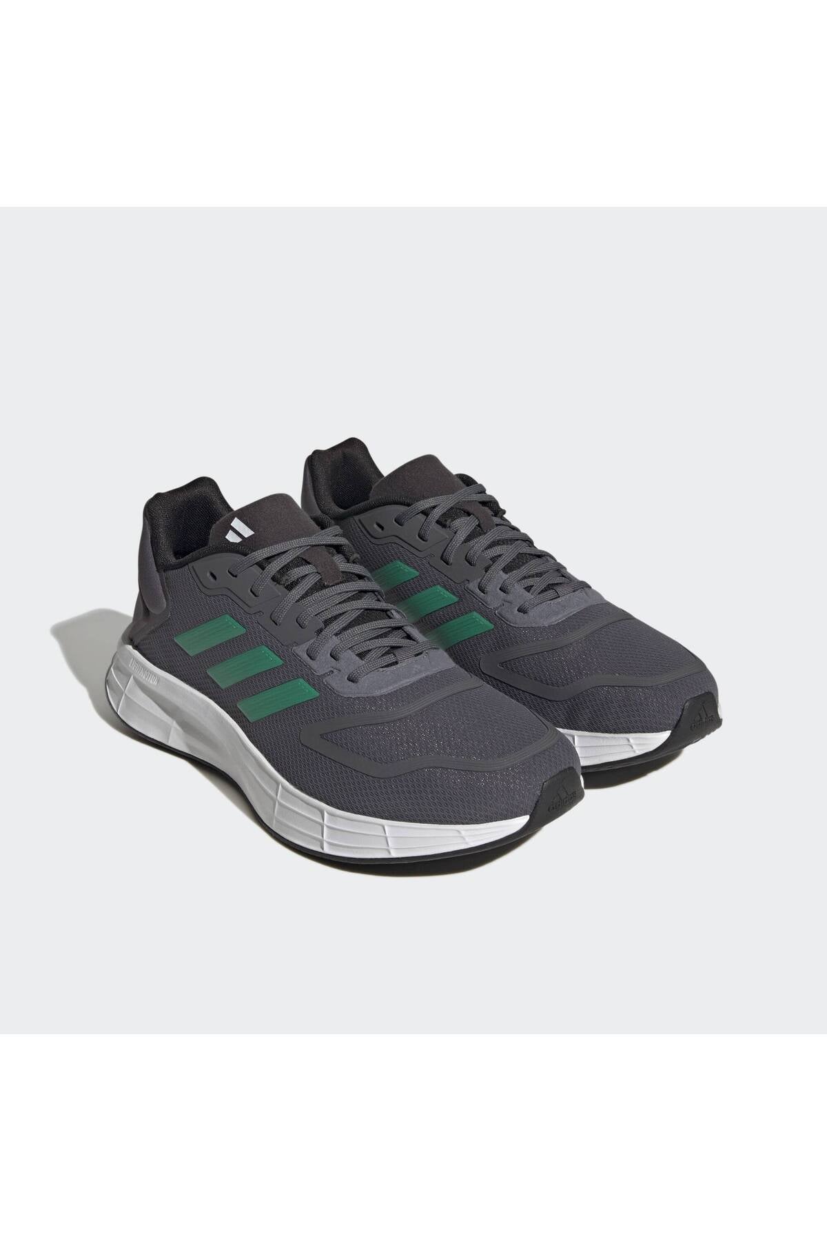 حذاء الجري adidas لون رمادي
