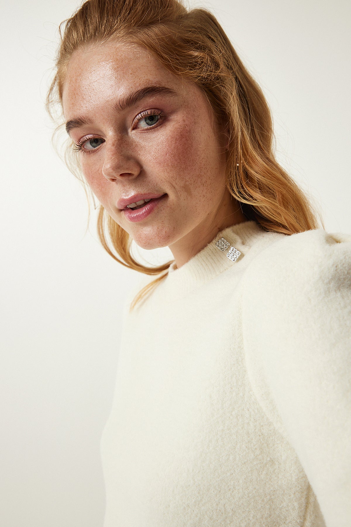 بلوزة Happiness İstanbul لون بيج