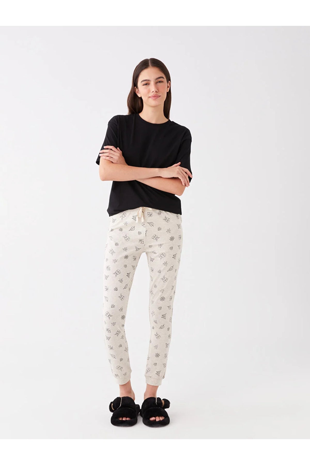 بيجاما ستة LC Waikiki لون بيج