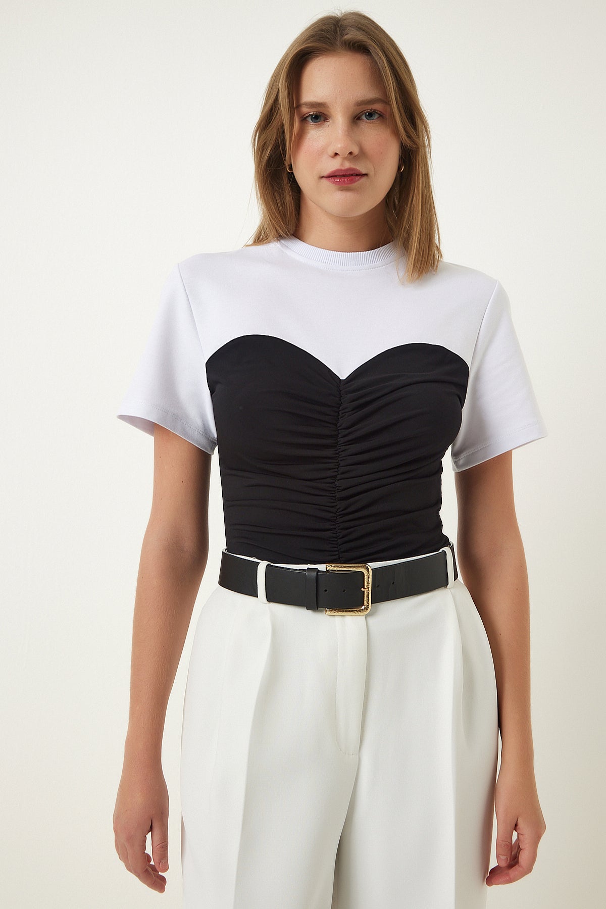 بلوزة Happiness İstanbul لون أبيض