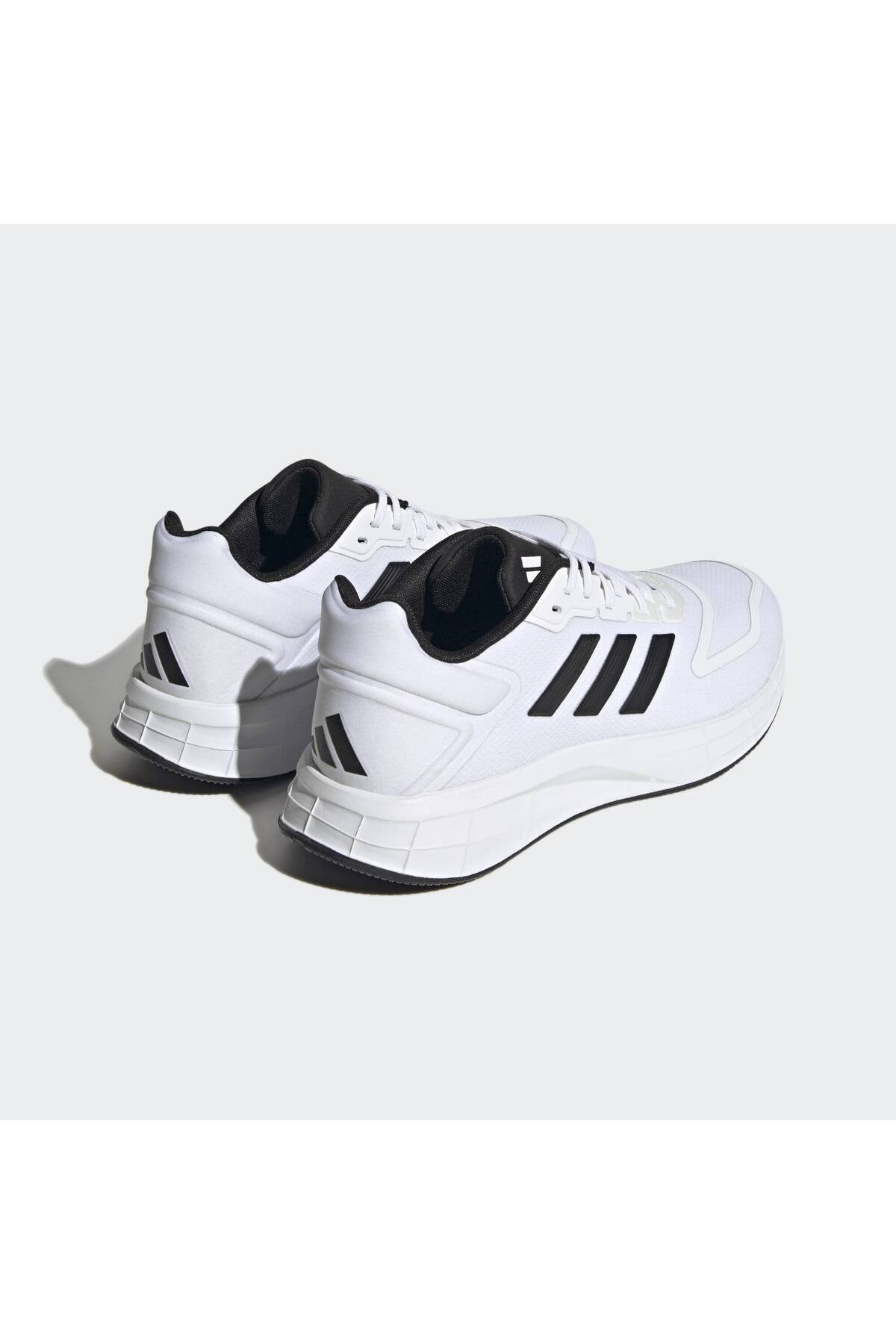 حذاء الجري adidas لون أبيض