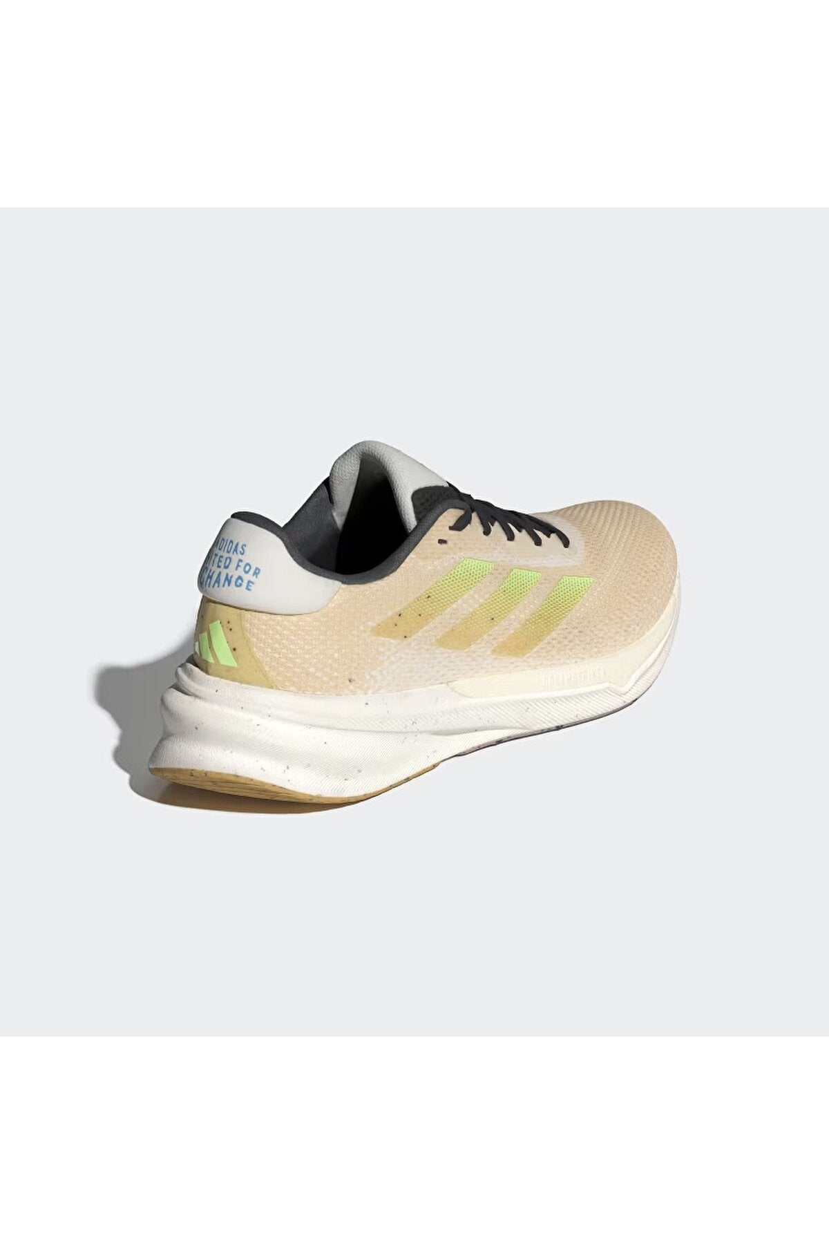حذاء الجري adidas لون أبيض