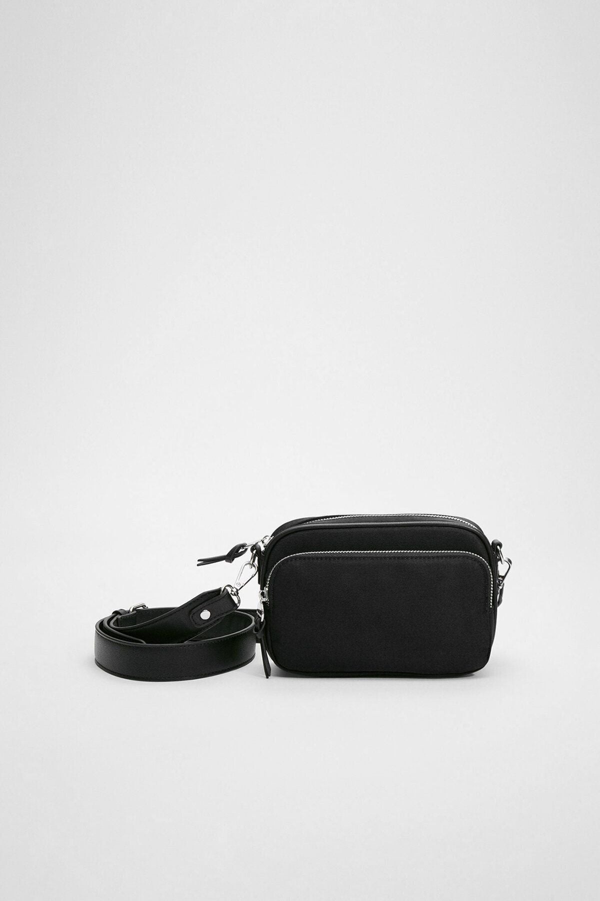 حقيبة كتف Stradivarius لون أسود