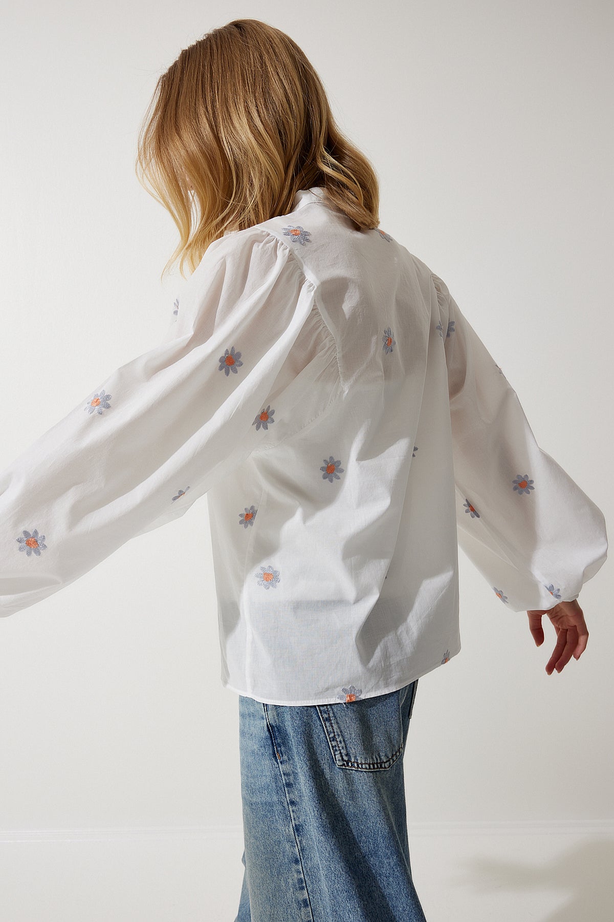 بلوزة Happiness İstanbul لون بيج فاتح