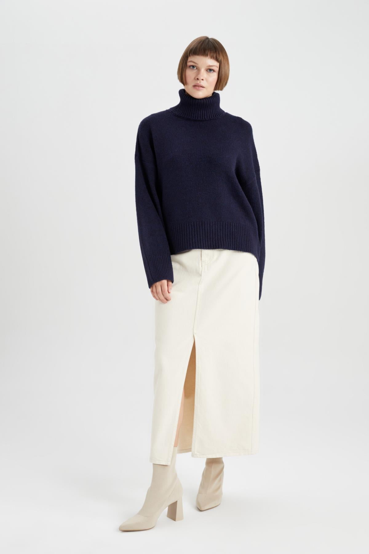 كنزة Defacto لون أزرق غامق