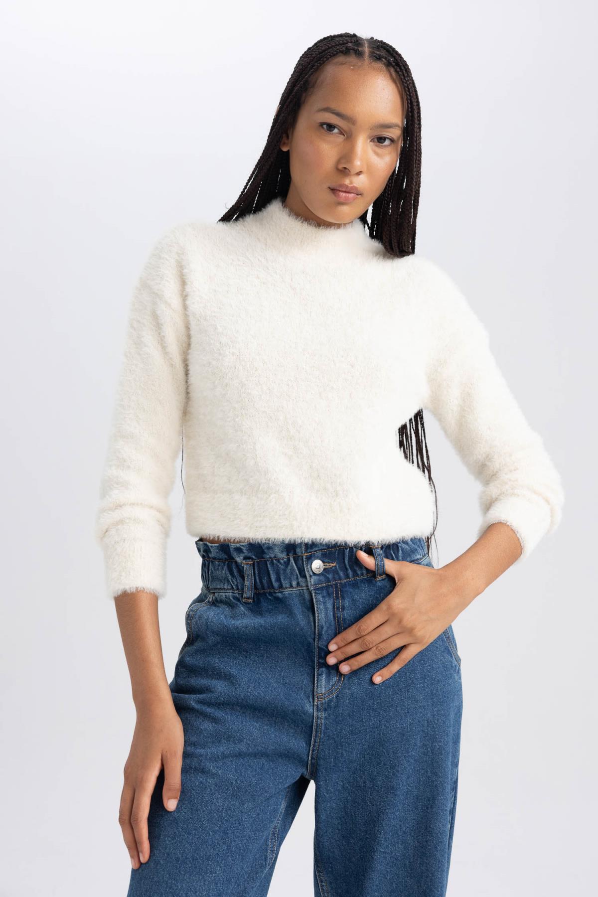 كنزة Defacto لون بيج فاتح