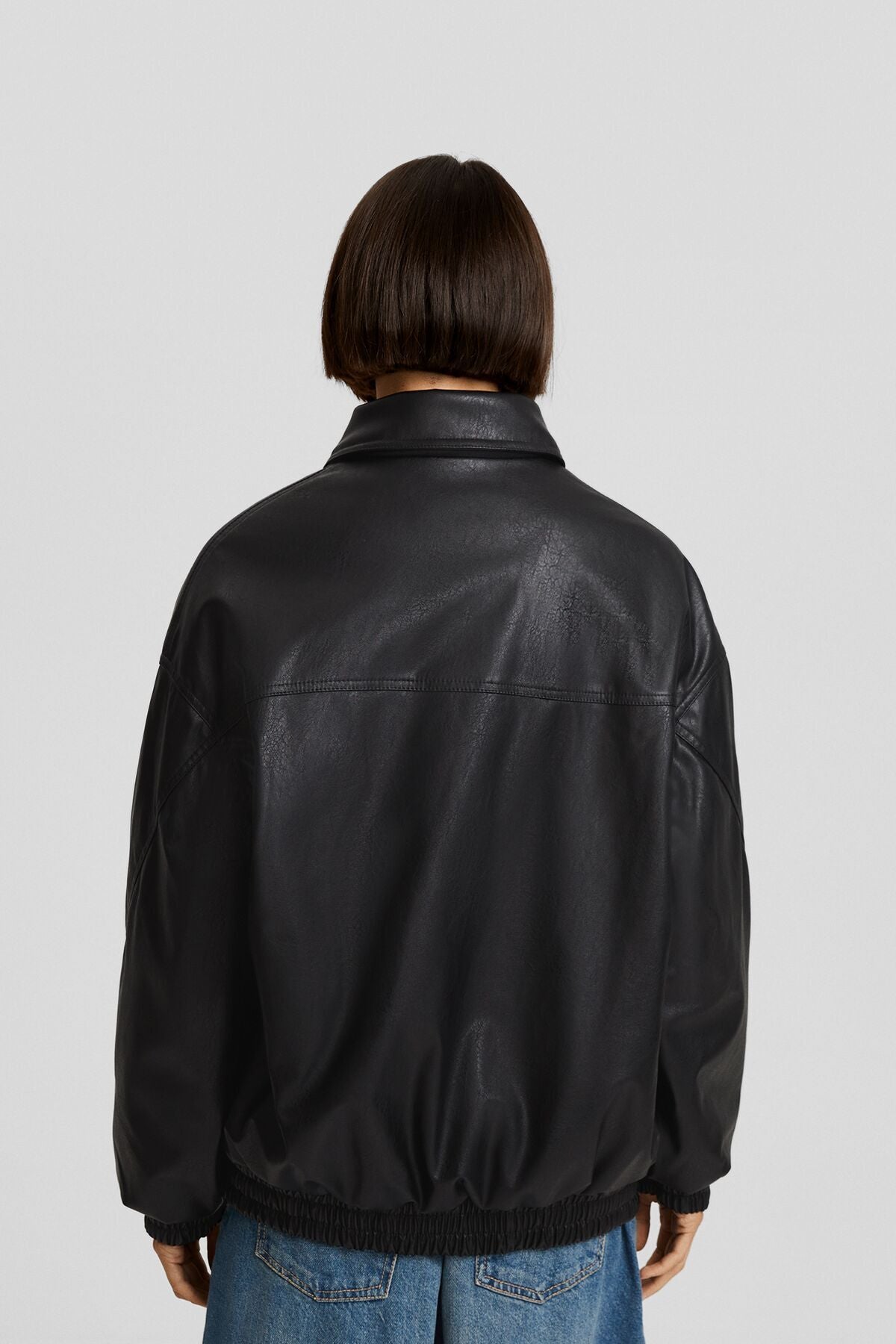 جاكيت Bershka لون أسود