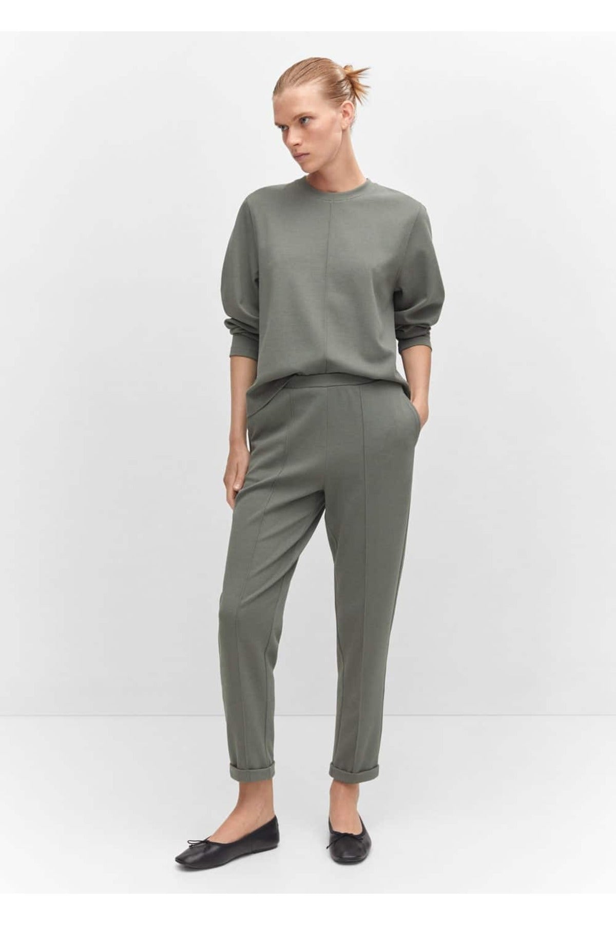 كنزة MANGO لون رمادي