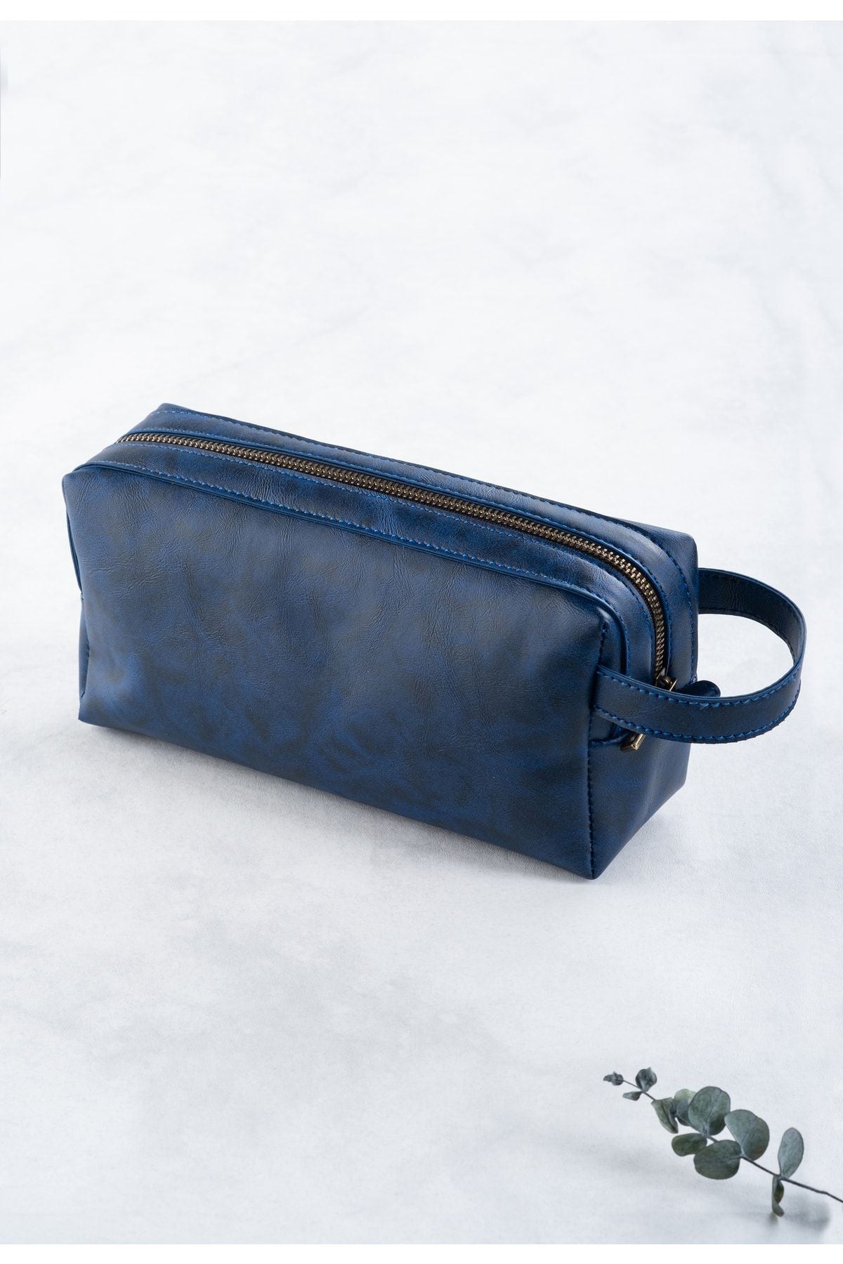 حقيبة يد dk leather لون أزرق غامق