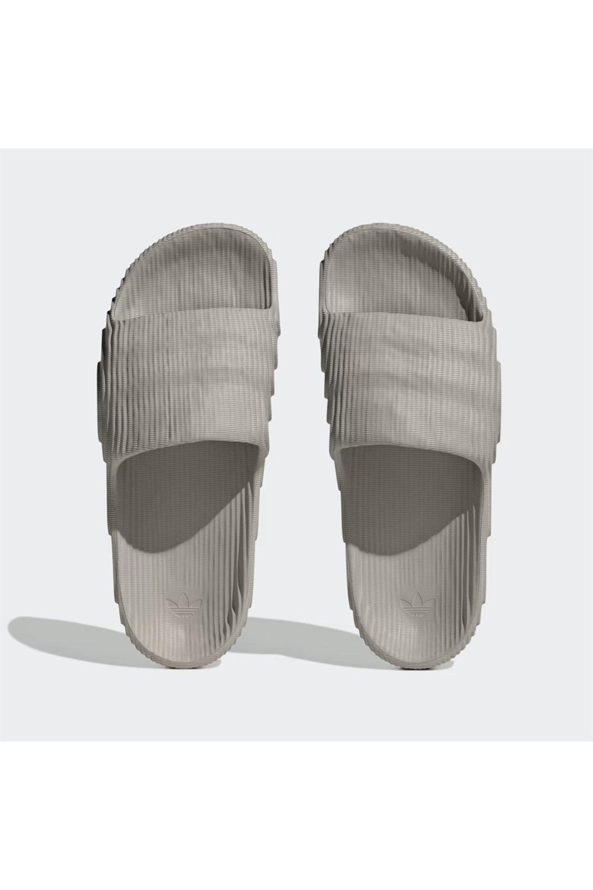 شبشب adidas لون بيج