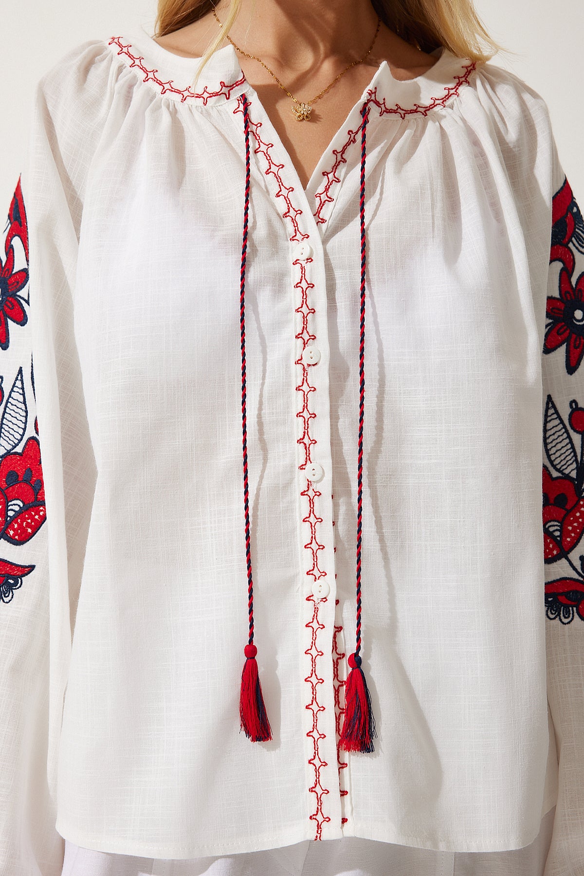 بلوزة Happiness İstanbul لون أبيض