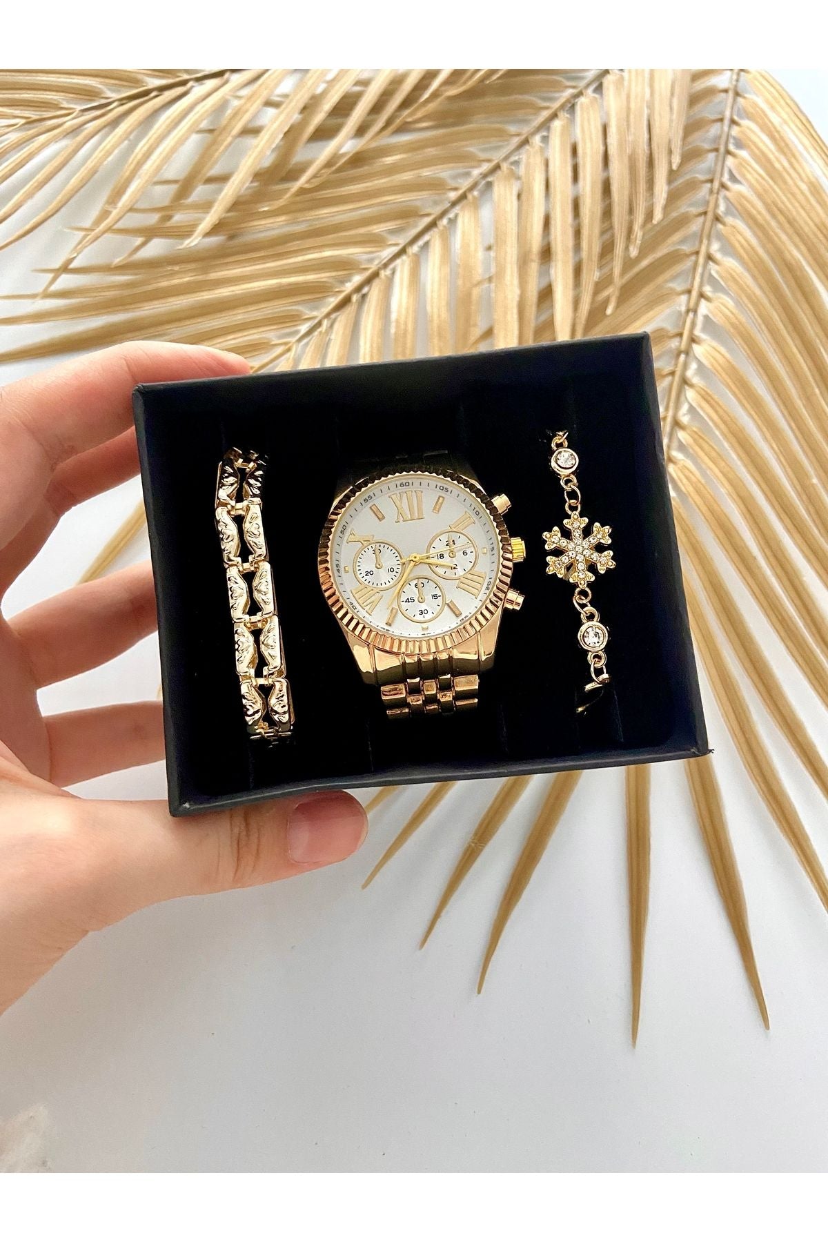 ساعة Arzu Butik لون ذهبي