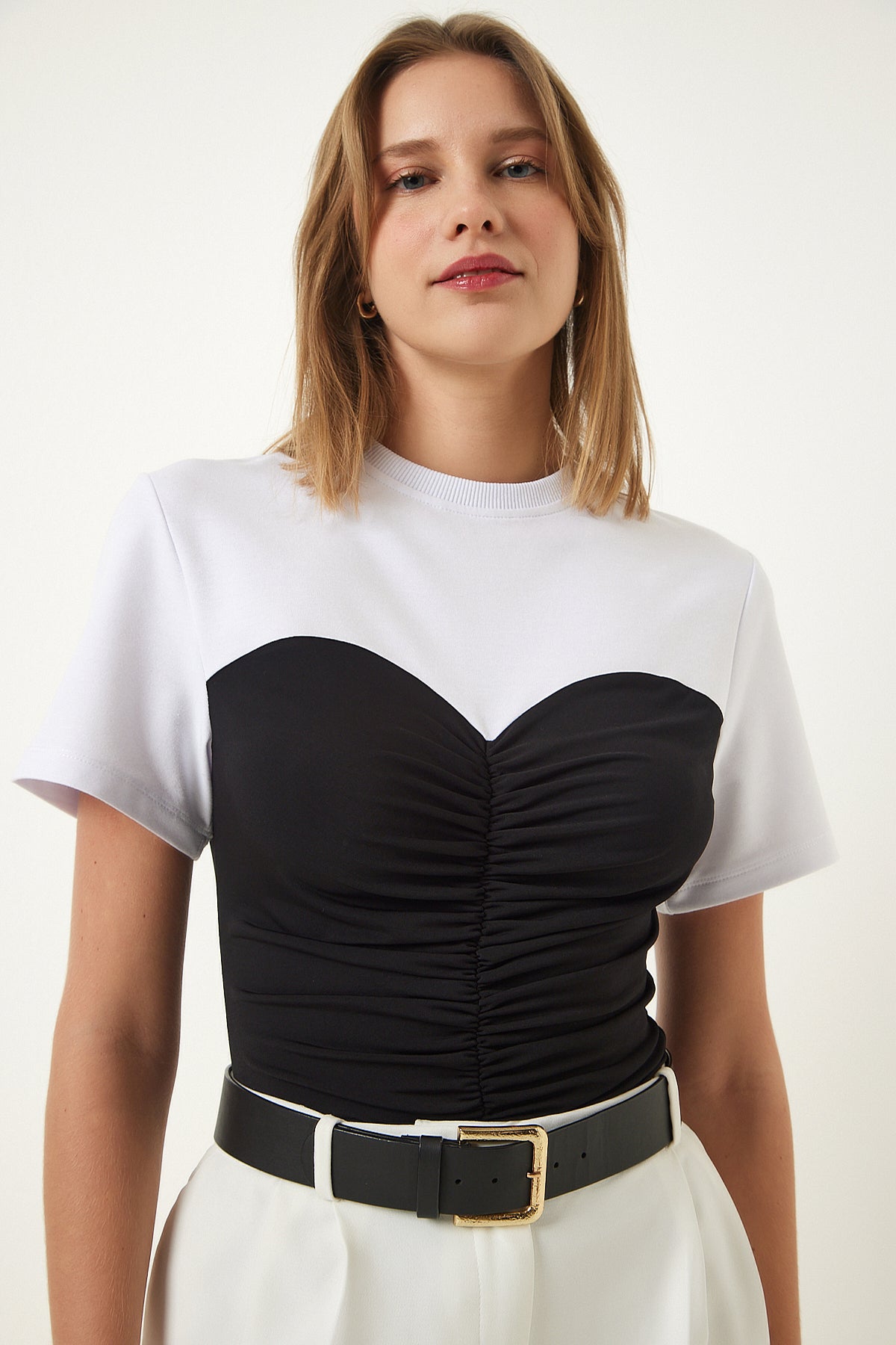 بلوزة Happiness İstanbul لون أبيض