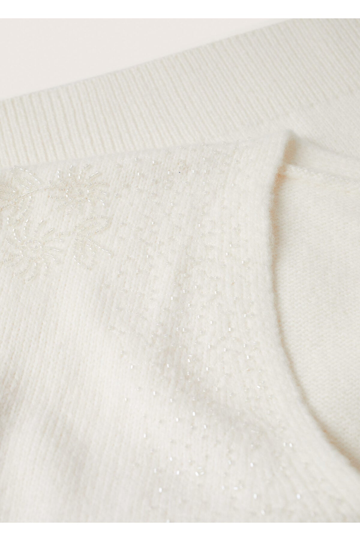 كنزة MANGO لون زهري