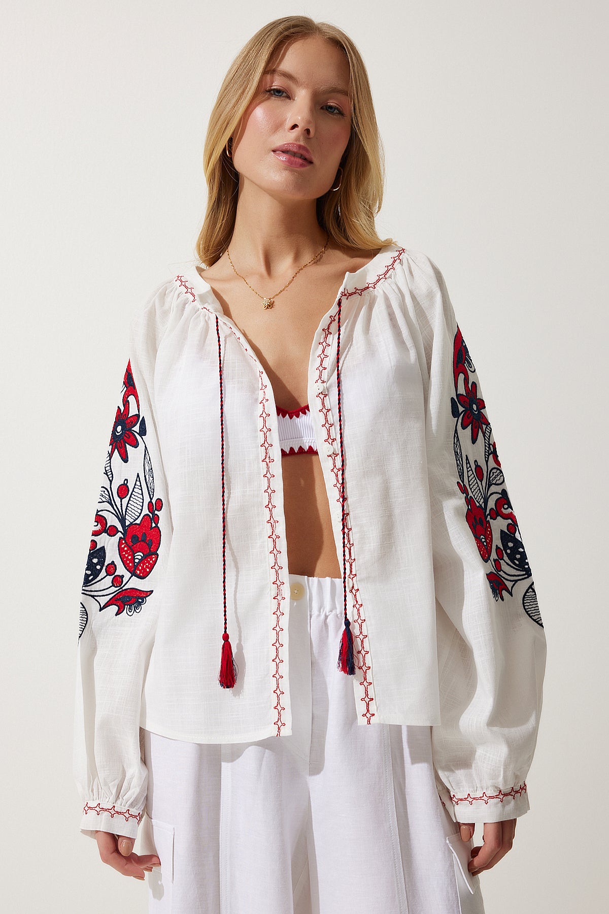 بلوزة Happiness İstanbul لون أبيض